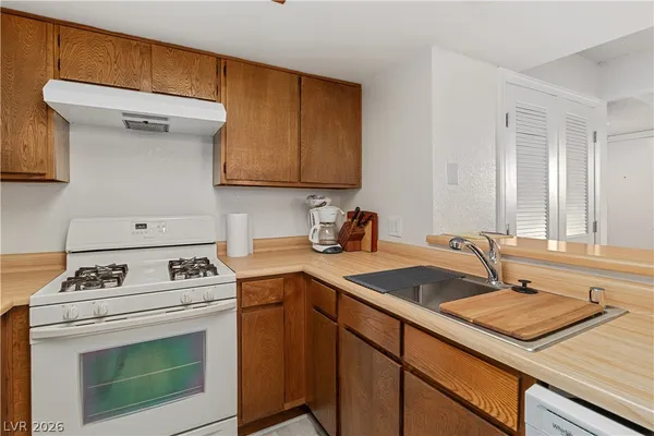 $128,000 | 3730 Desert Marina Drive, Unit 17, Laughlin, NV 89029