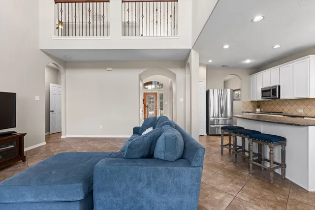 $3,100 | 63 West Lasting Spring Circle, The Woodlands, TX 77389