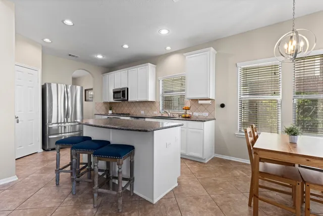 $3,100 | 63 West Lasting Spring Circle, The Woodlands, TX 77389