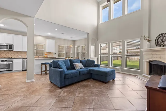 $3,100 | 63 West Lasting Spring Circle, The Woodlands, TX 77389