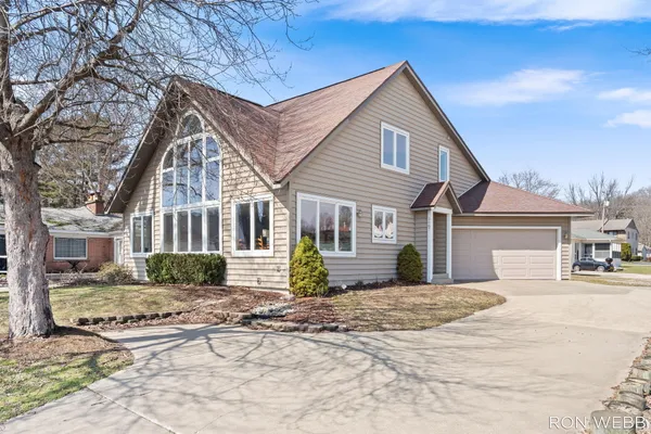 $699,900 | 2087 Richardson Avenue, Holland, MI 49424