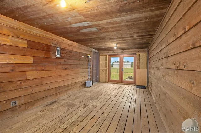 $360,000 | 11938 Davis Road, Alhambra, IL 62001