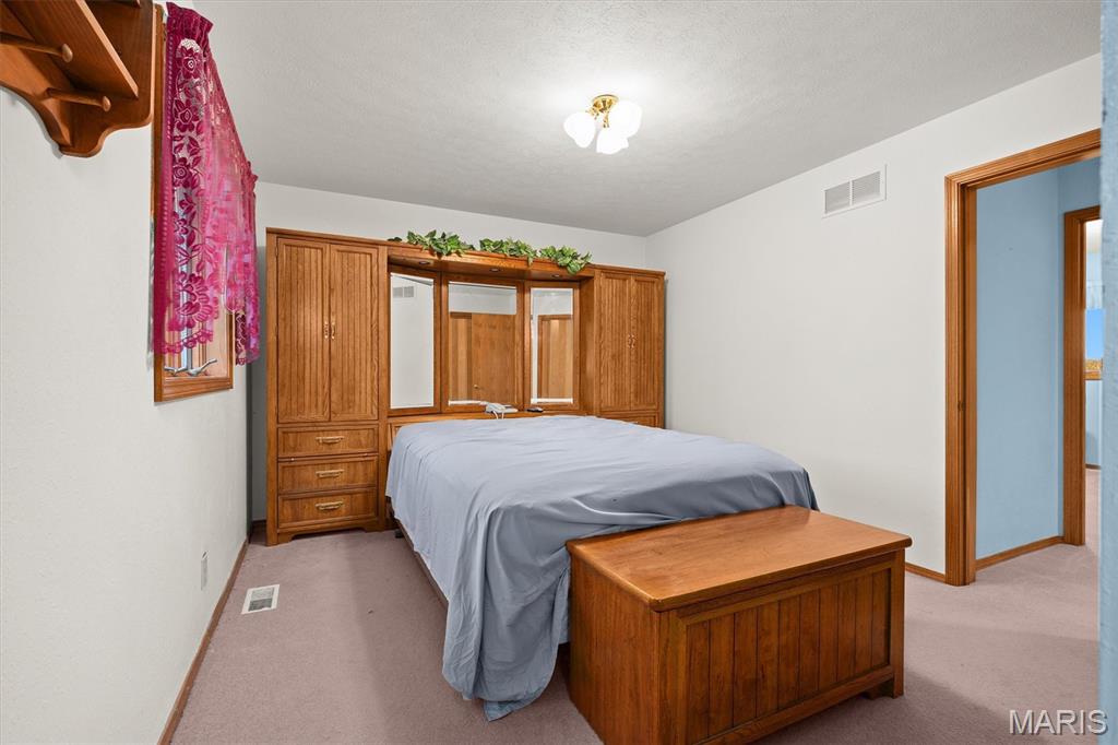 11938 Davis Road Alhambra, IL 62001 - Photo 18 of 46