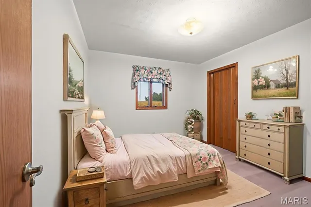 $360,000 | 11938 Davis Road, Alhambra, IL 62001