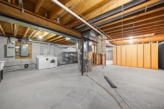 $360,000 | 11938 Davis Road, Alhambra, IL 62001