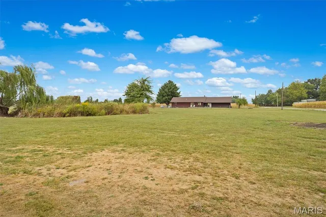 $360,000 | 11938 Davis Road, Alhambra, IL 62001