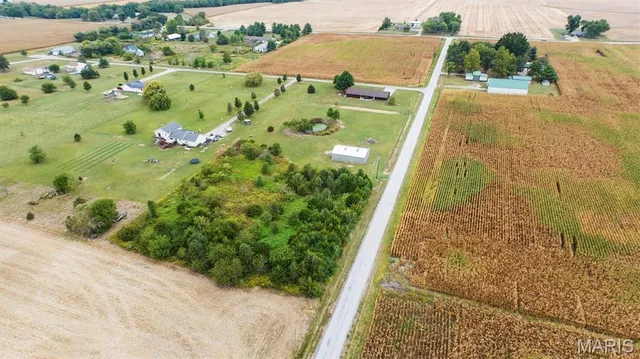 $360,000 | 11938 Davis Road, Alhambra, IL 62001