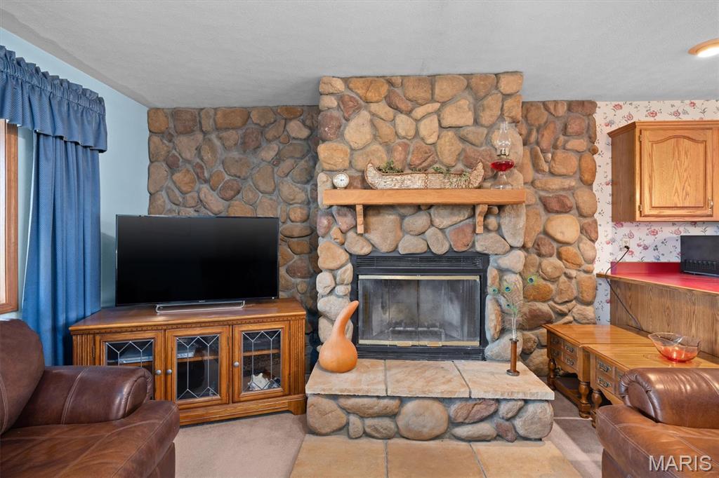 11938 Davis Road Alhambra, IL 62001 - Photo 5 of 46