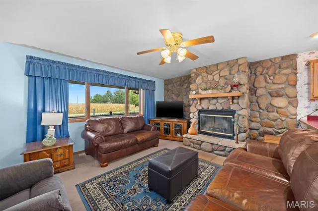 $360,000 | 11938 Davis Road, Alhambra, IL 62001