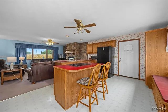 $360,000 | 11938 Davis Road, Alhambra, IL 62001