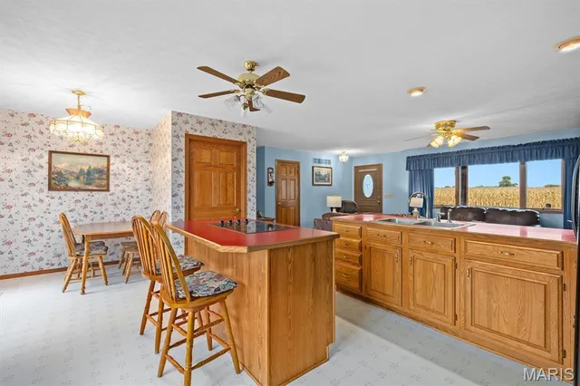 $360,000 | 11938 Davis Road, Alhambra, IL 62001