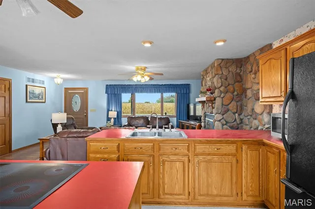 $360,000 | 11938 Davis Road, Alhambra, IL 62001