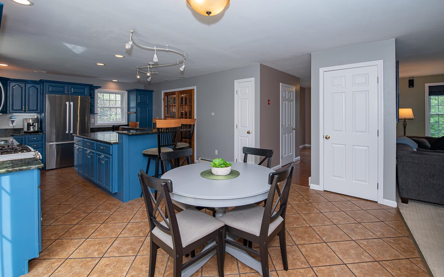 10 Hancock Road Windham, NH 03087 - Photo 13 of 40