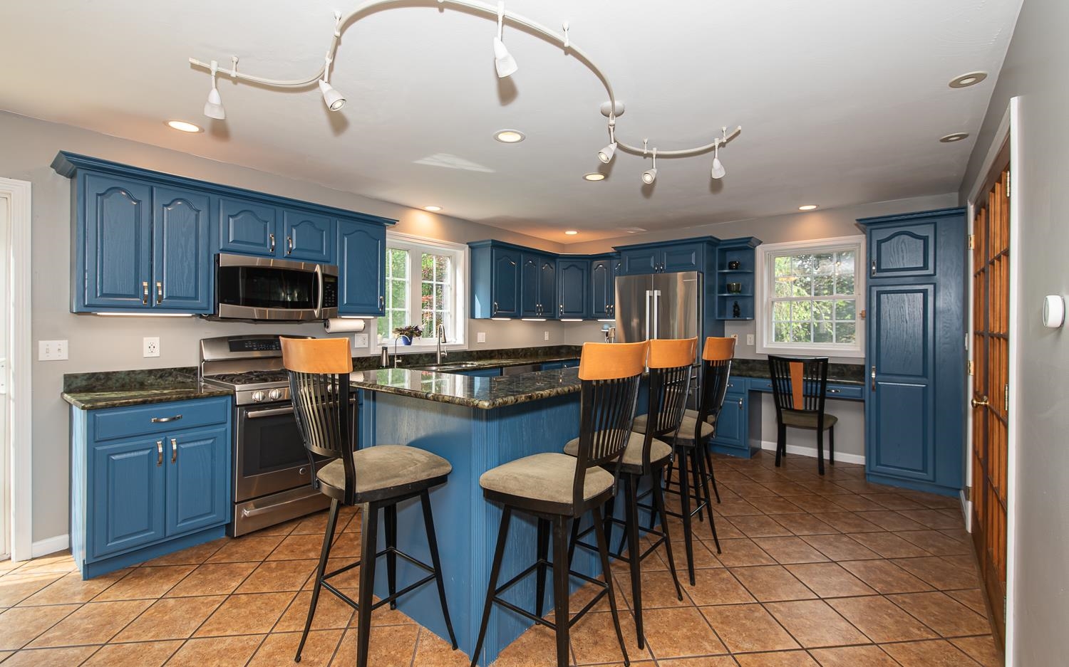 10 Hancock Road Windham, NH 03087 - Photo 14 of 40