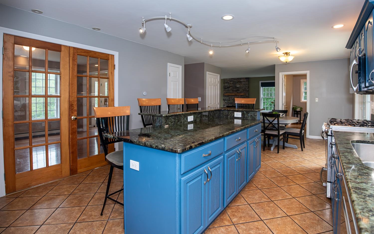 10 Hancock Road Windham, NH 03087 - Photo 16 of 40