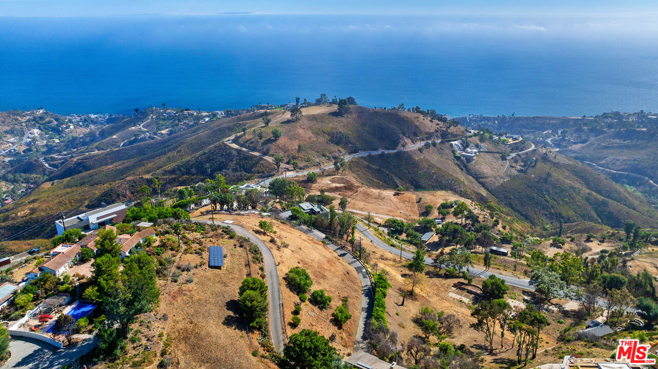 21800 Azurelee Drive Malibu, CA 90265 - Photo 9 of 21 view of a sky from a terrace