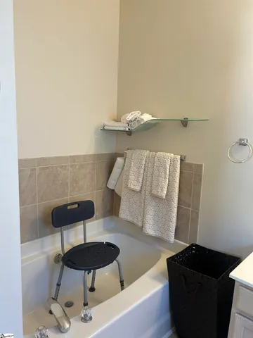 $1,950 | 110 Shelby Court, Simpsonville, SC 29681