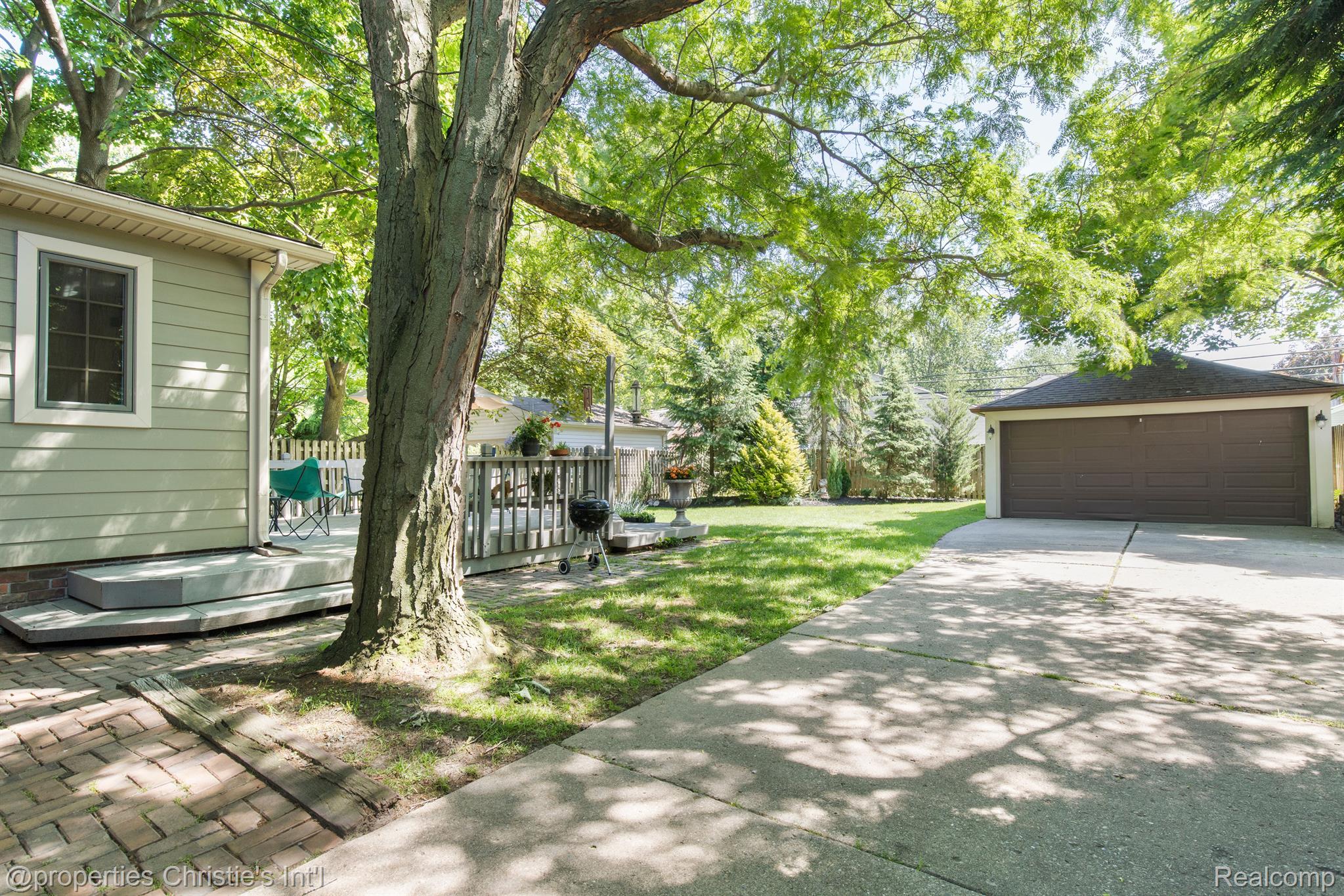 1047 Roslyn Road Grosse Pointe, MI 48236 - Photo 32 of 32 Gallery Image 32