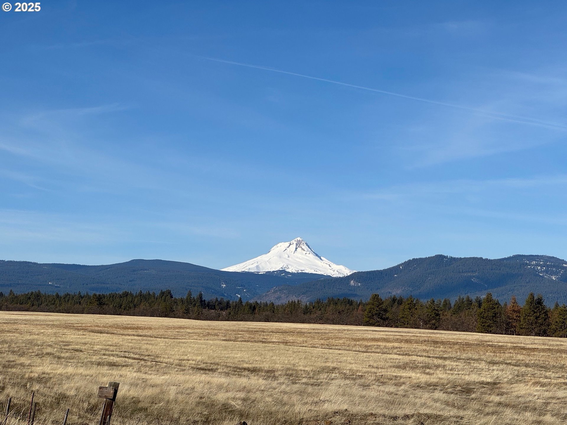 345 Oak Park Drive Wamic, OR 97063 - Photo 34 of 39 a view of an ocean with a mountain