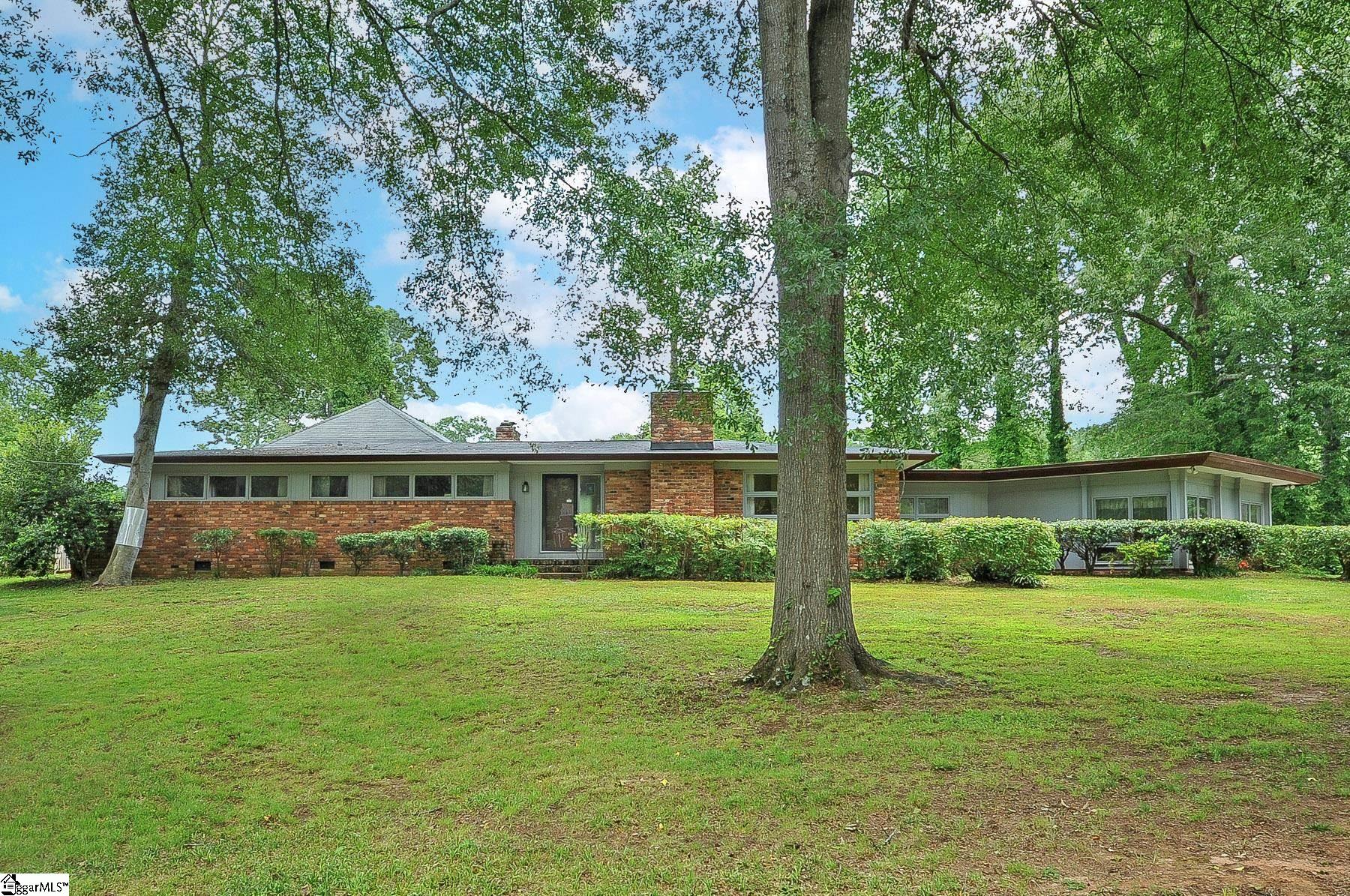 208 Sweetbriar Road Greenville, SC 29615 - Photo 1 of 23 Gallery Image 1