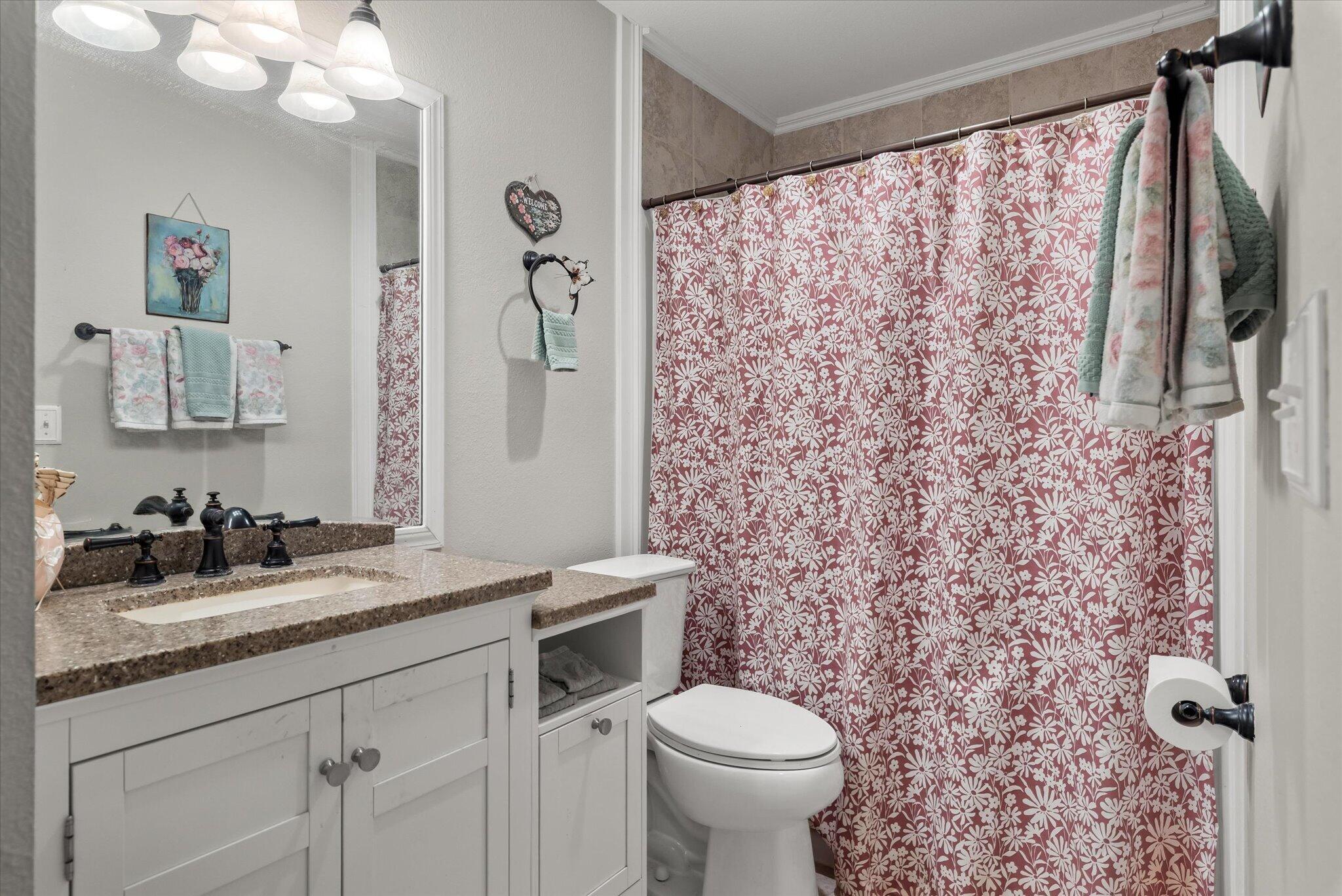 1481 Center Street, Unit 1008 Mount Pleasant, SC 29464 - Photo 19 of 37 20-Hall Bath