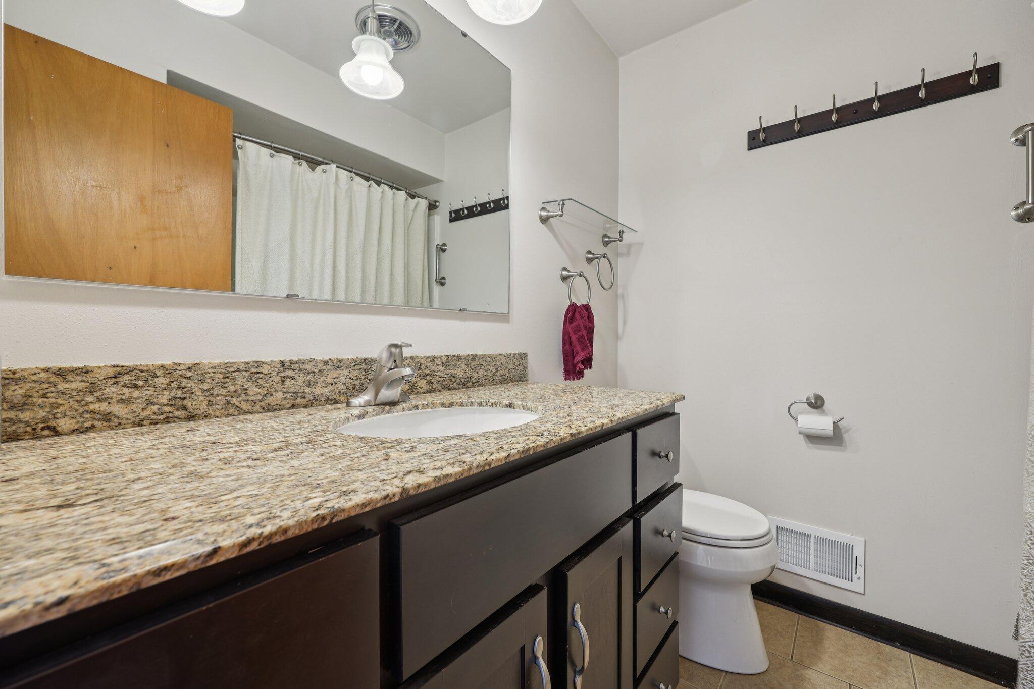905 Ostergaard Avenue Racine, WI 53406 - Photo 13 of 34 16-web-or-mls-Ostergaard Ave-S1803-016