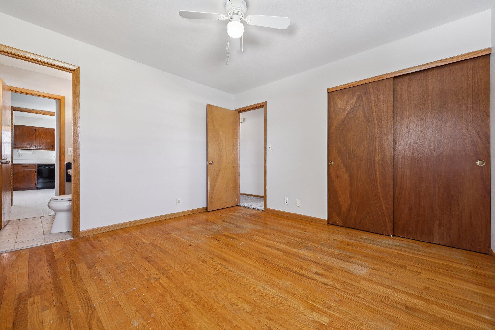 905 Ostergaard Avenue Racine, WI 53406 - Photo 16 of 34 19-web-or-mls-Ostergaard Ave-S1803-019