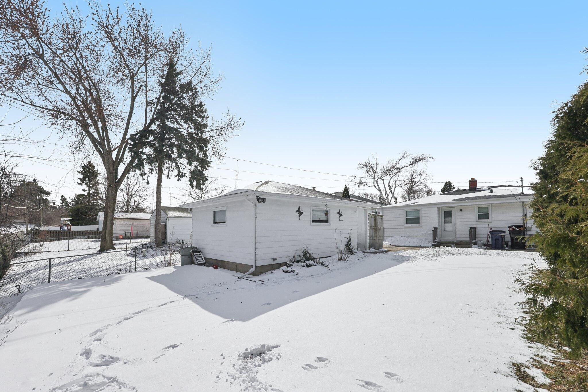 905 Ostergaard Avenue Racine, WI 53406 - Photo 28 of 34 38-web-or-mls-Ostergaard Ave-S1803-038
