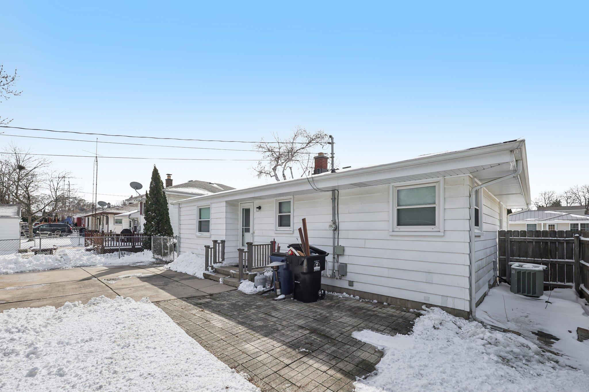 905 Ostergaard Avenue Racine, WI 53406 - Photo 30 of 34 41-web-or-mls-Ostergaard Ave-S1803-041