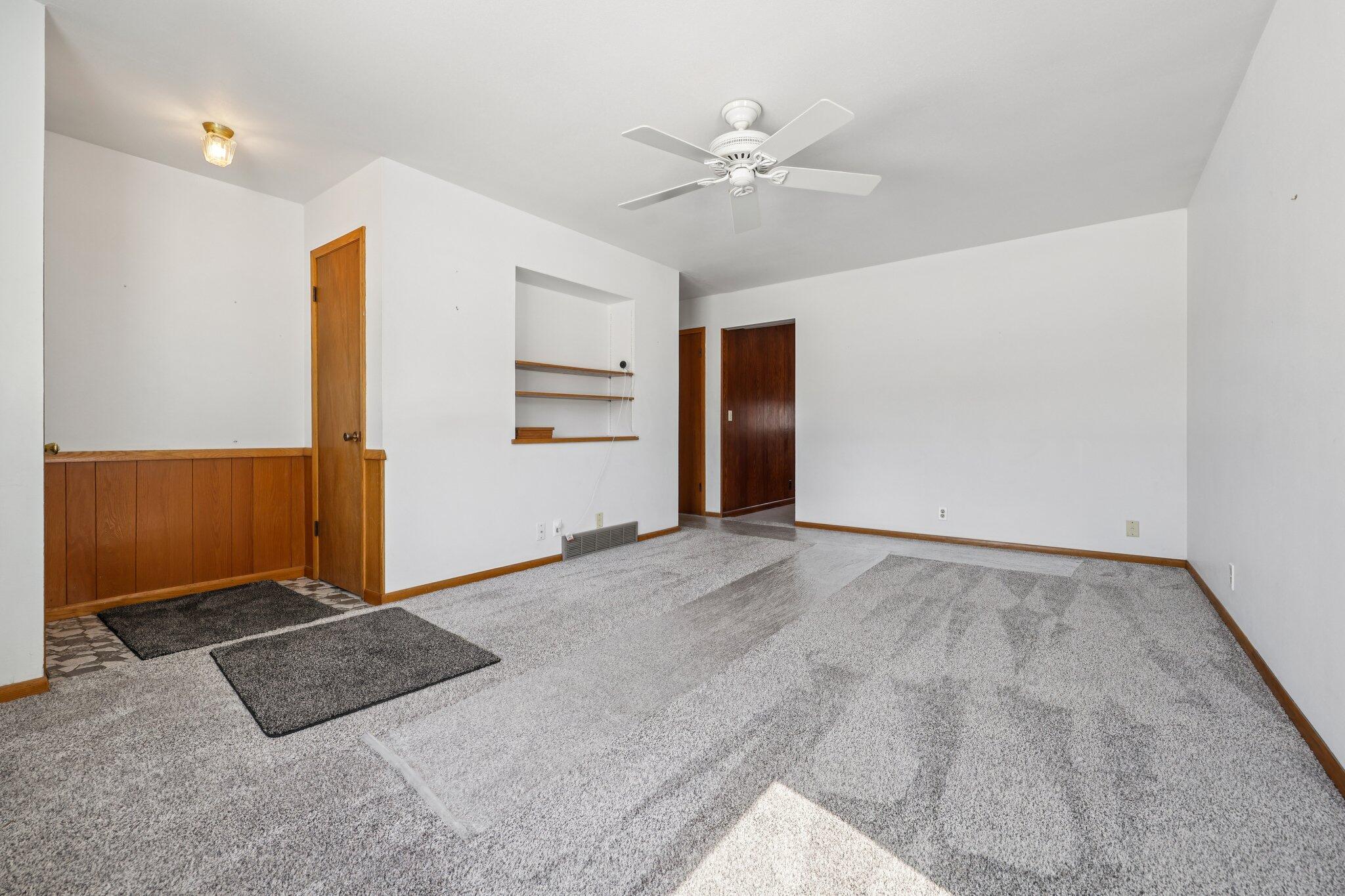 905 Ostergaard Avenue Racine, WI 53406 - Photo 6 of 34 8-web-or-mls-Ostergaard Ave-S1803-008