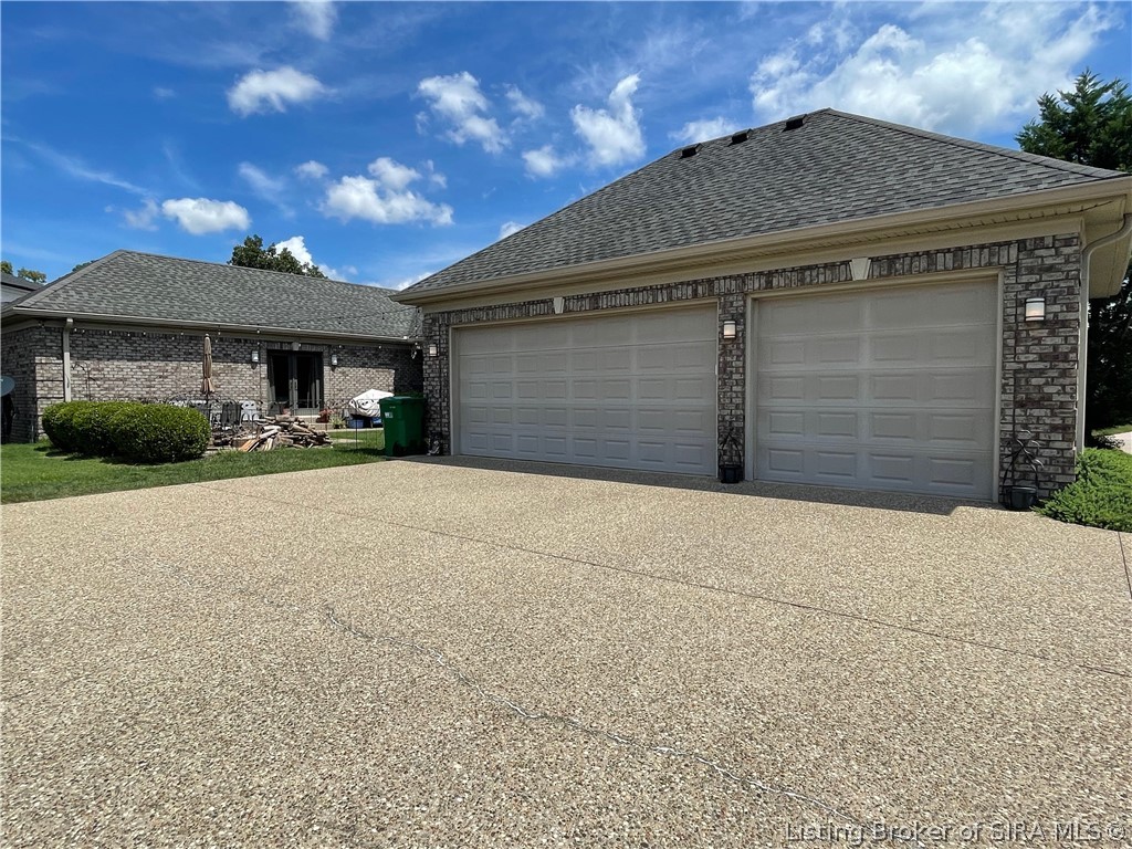111 Bluff Ridge Road Jeffersonville, IN 47130 - Photo 32 of 48 Gallery Image 32