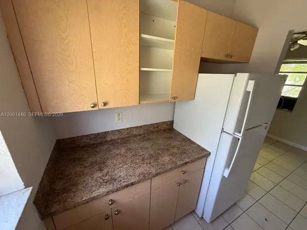 $1,400 | 817 Northwest 10th Street, Unit 2, Hallandale Beach, FL 33009