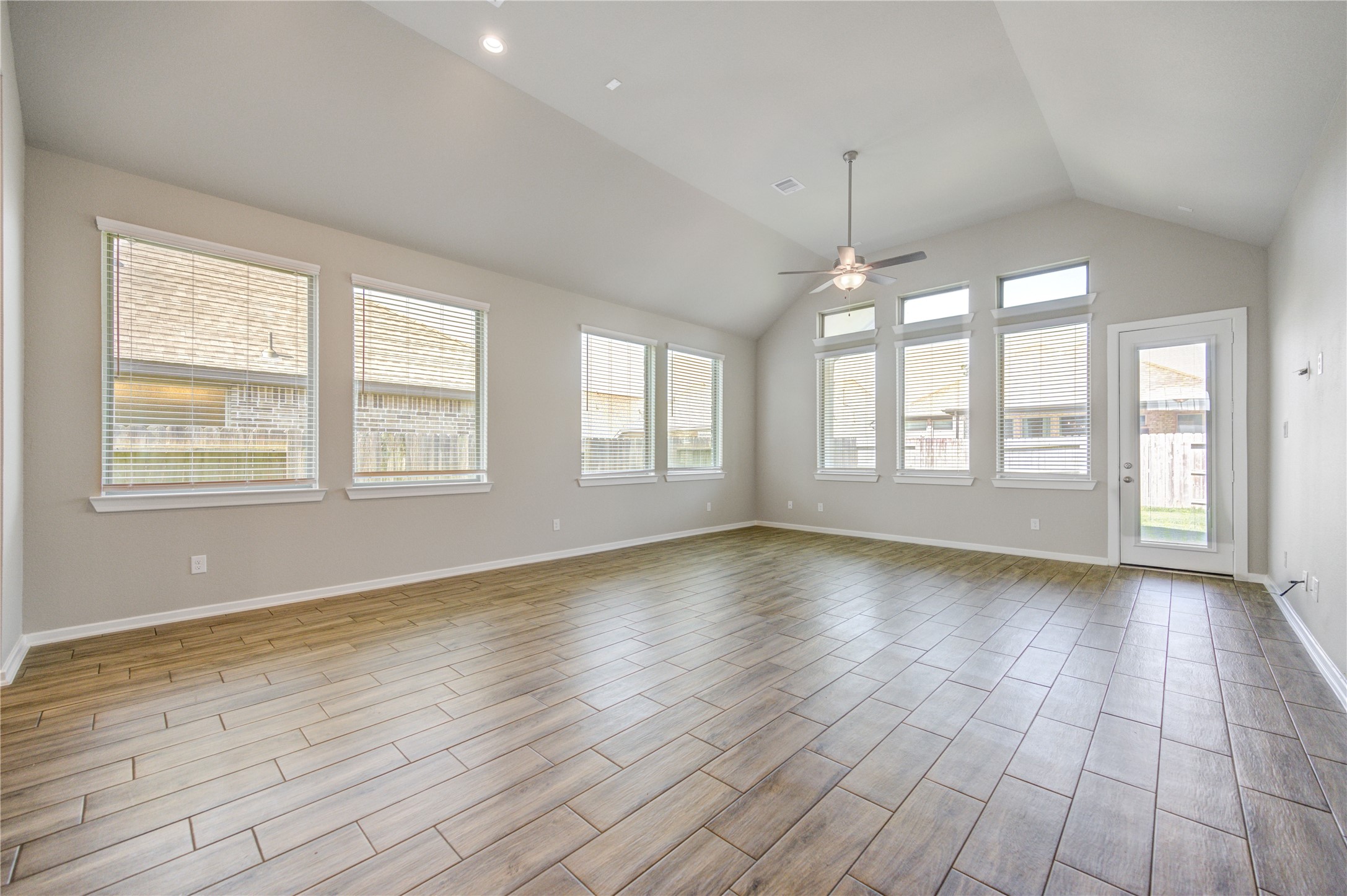 16811 Ruellia Field Road Humble, TX 77346 - Photo 8 of 17 Livingroom