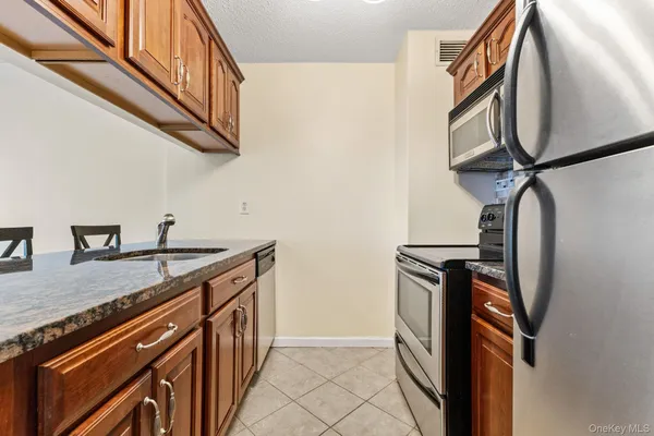 $2,900 | 25 Rockledge Avenue, Unit 714, White Plains, NY 10601