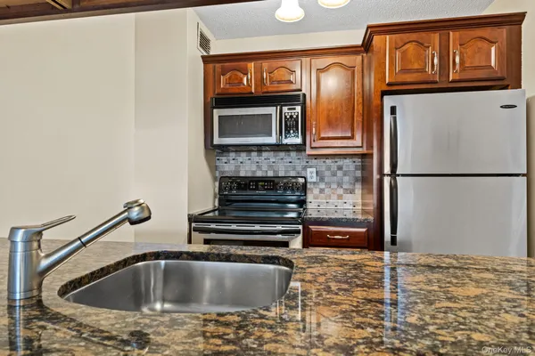 $2,900 | 25 Rockledge Avenue, Unit 714, White Plains, NY 10601