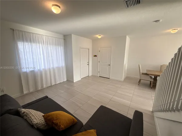 $2,400 | 412 Northwest 12th Street, Florida City, FL 33034