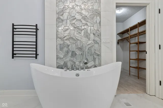 $1,110,000 | 11226 Blackwalnut Point, Indianapolis, IN 46236