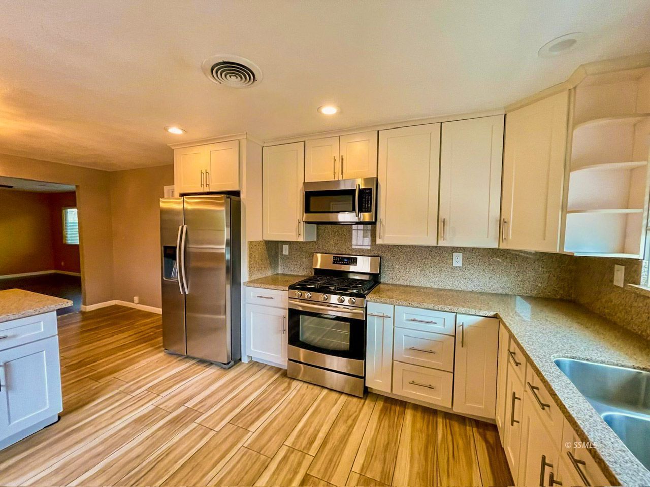729 West Alene Avenue Ridgecrest, CA 93555 - Photo 11 of 39