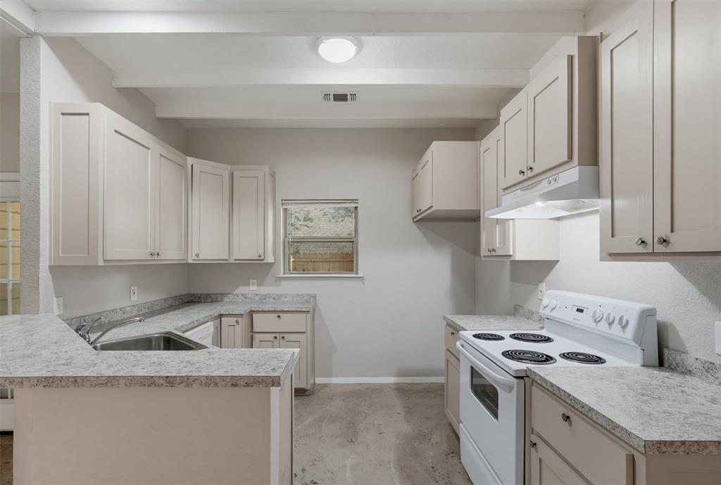 103 Del Rio Avenue, Unit B Benbrook, TX 76126 - Photo 15 of 31