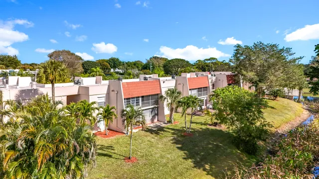 $1,950 | 2500 Fiore Way, Unit 102C, Delray Beach, FL 33445