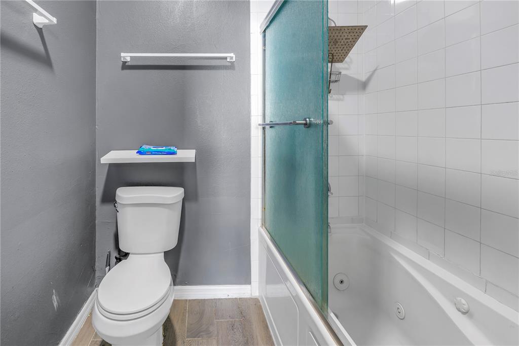 1410 Prescott Street South St. Petersburg, FL 33705 - Photo 17 of 35