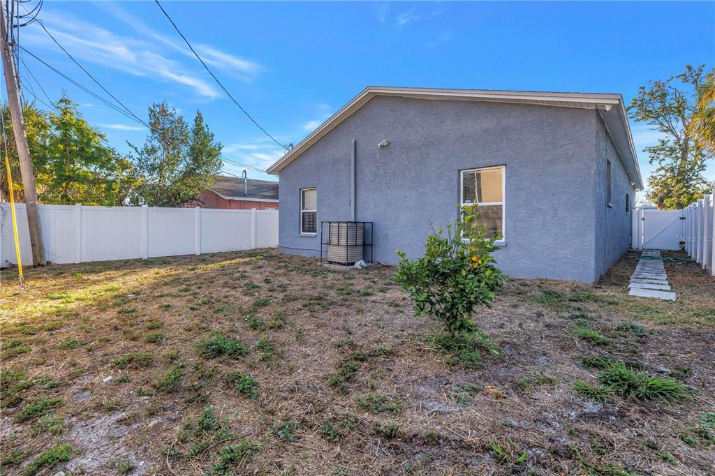 1410 Prescott Street South St. Petersburg, FL 33705 - Photo 27 of 35