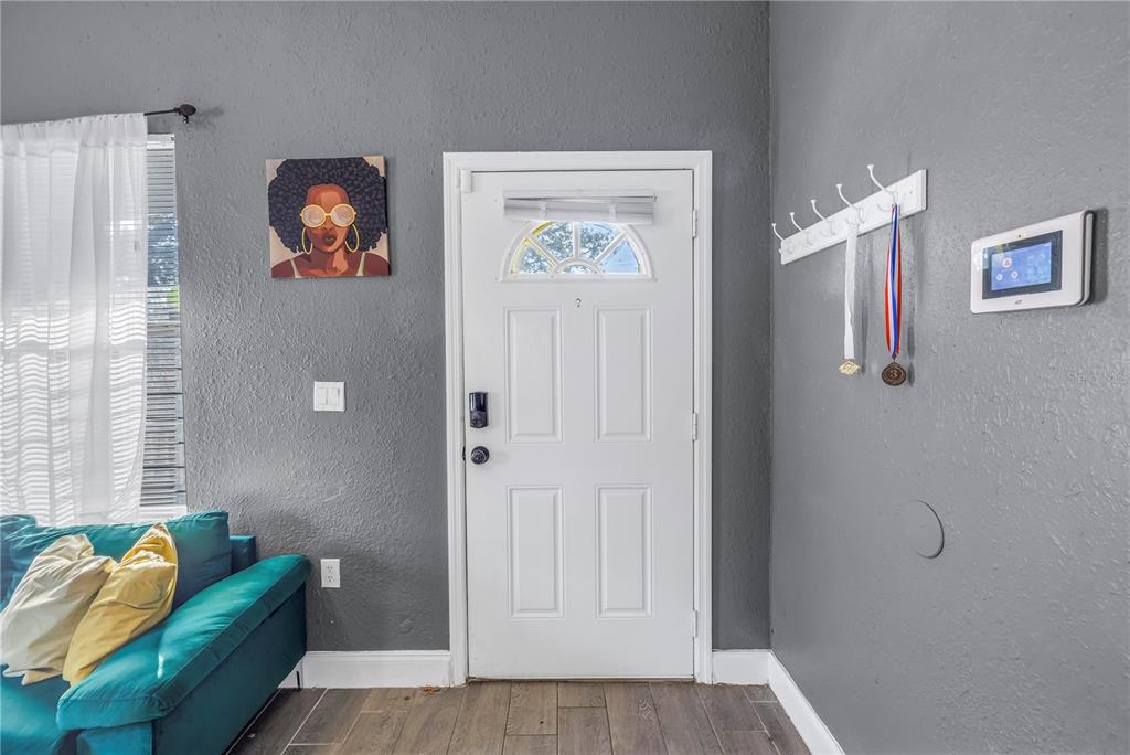 1410 Prescott Street South St. Petersburg, FL 33705 - Photo 5 of 35