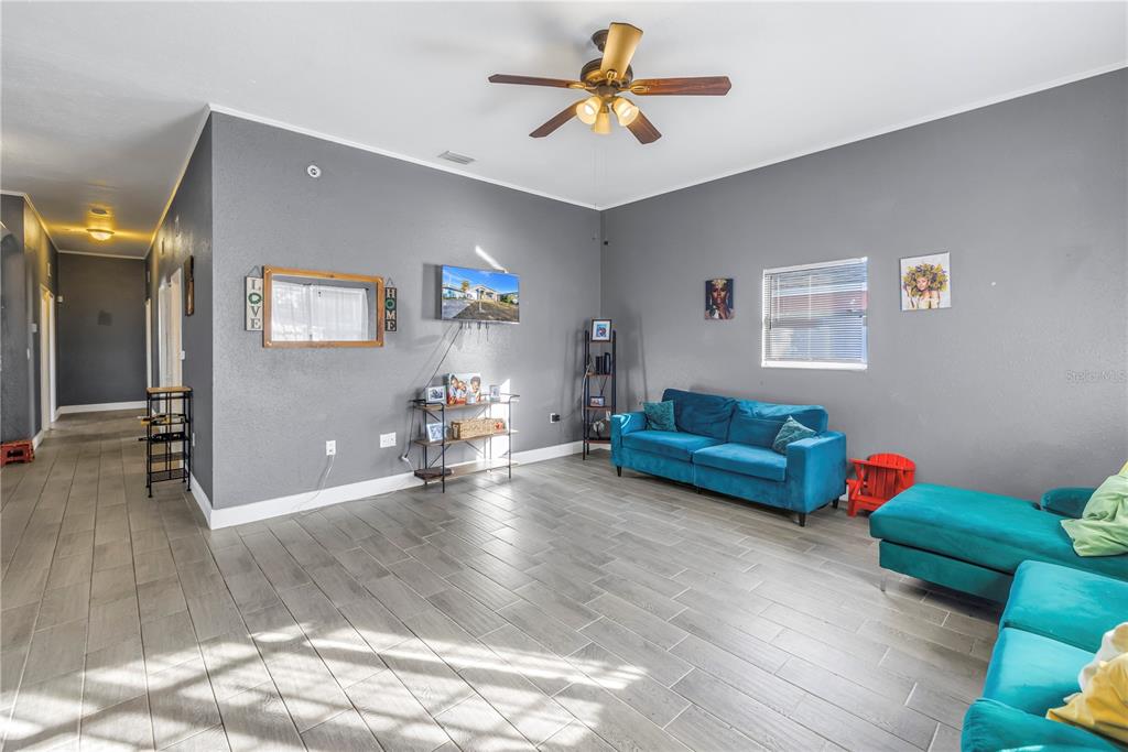 1410 Prescott Street South St. Petersburg, FL 33705 - Photo 6 of 35