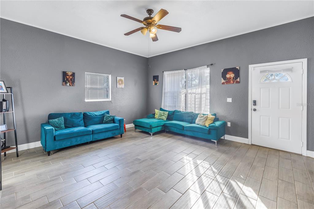 1410 Prescott Street South St. Petersburg, FL 33705 - Photo 7 of 35