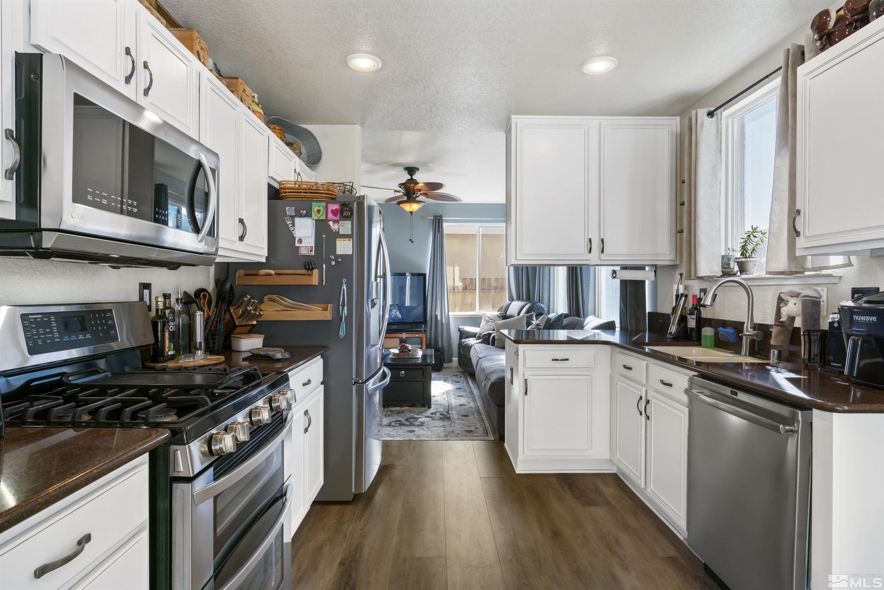10045 Zephyr Heights Drive Reno, NV 89521 - Photo 3 of 32 Photo 3