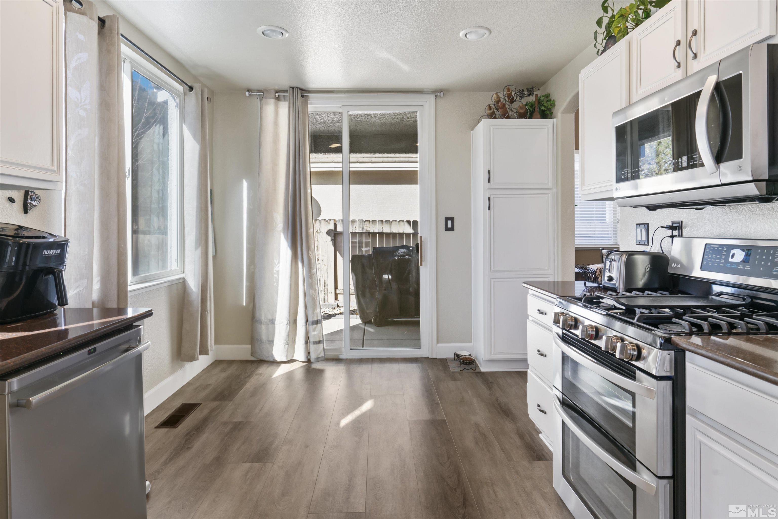 10045 Zephyr Heights Drive Reno, NV 89521 - Photo 6 of 32 Photo 6