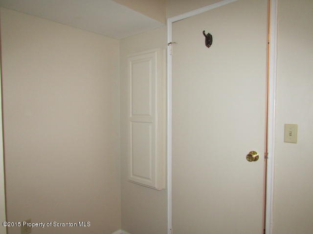 1412 Summit Pointe Scranton, PA 18508 - Photo 22 of 31 a view of a bathroom