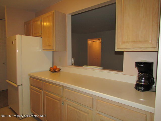 1412 Summit Pointe Scranton, PA 18508 - Photo 4 of 31 a bathroom with a sink and a mirror