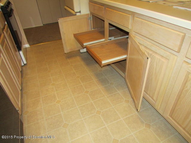 1412 Summit Pointe Scranton, PA 18508 - Photo 5 of 31 a bathroom with a sink